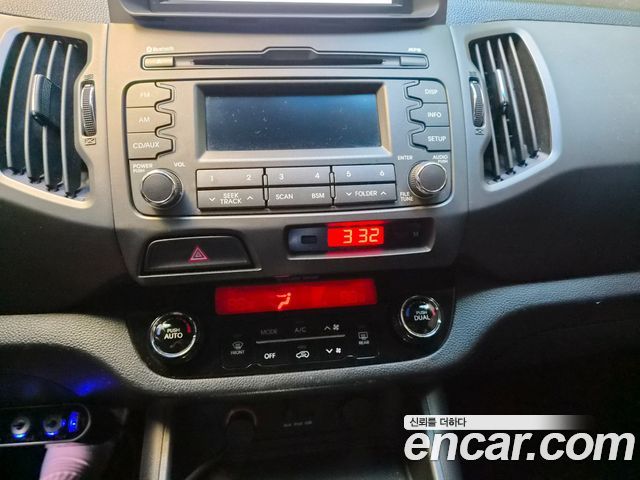 Kia Sportage R Diesel 2WD TLX Deluxe 2012 — фото 18