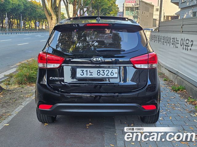 Kia Carens 1.7 VGT Noblesse 2014 — фото 6