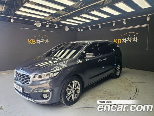 Kia Carnival 9-seater Noblesse 2016 — фото 1