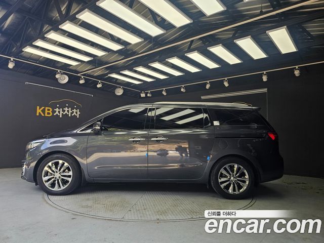 Kia Carnival 9-seater Noblesse 2016 — фото 4