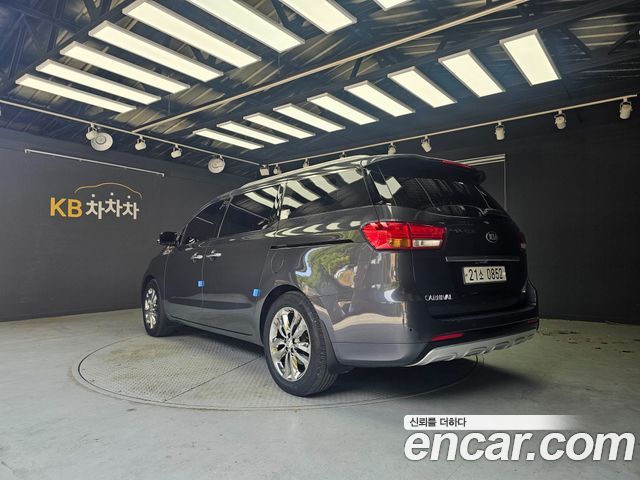 Kia Carnival 9-seater Noblesse 2016 — фото 5