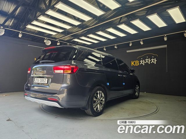 Kia Carnival 9-seater Noblesse 2016 — фото 7