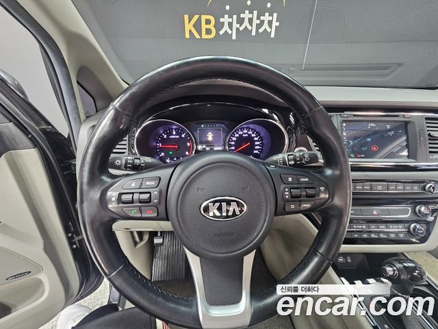 Kia Carnival 9-seater Noblesse 2016 — фото 16