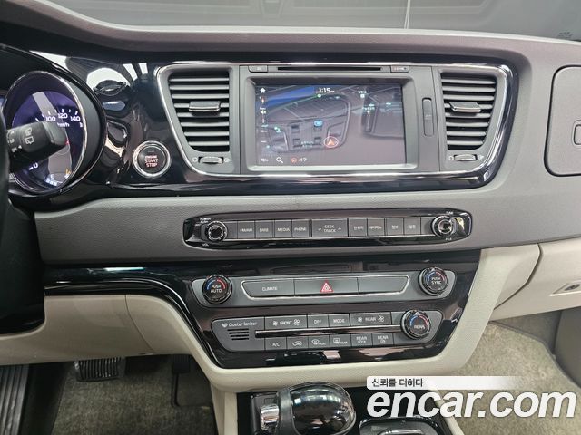 Kia Carnival 9-seater Noblesse 2016 — фото 17