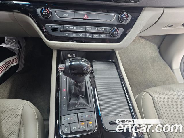 Kia Carnival 9-seater Noblesse 2016 — фото 19