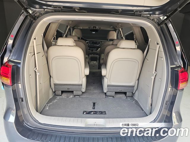 Kia Carnival 9-seater Noblesse 2016 — фото 21