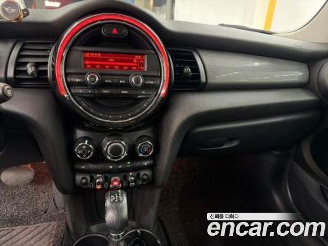 MINI Cooper D Standard 3rd 2015 — фото 10