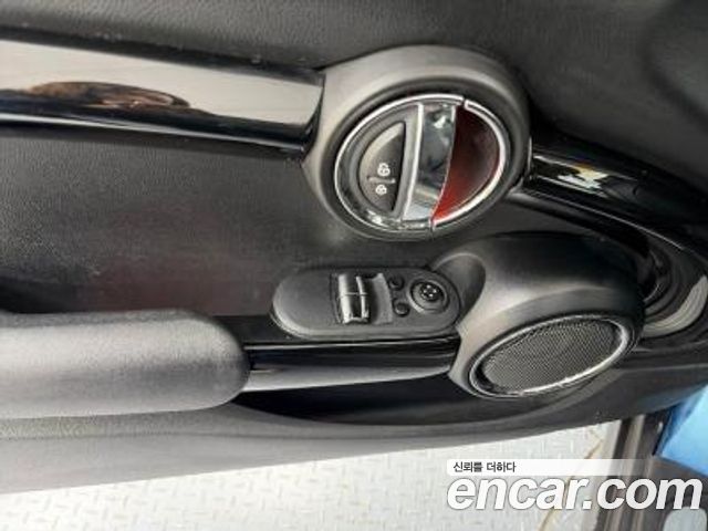 MINI Cooper D Standard 3rd 2015 — фото 18