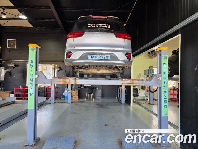 Kia Niro Plus Air 2023 — фото 2