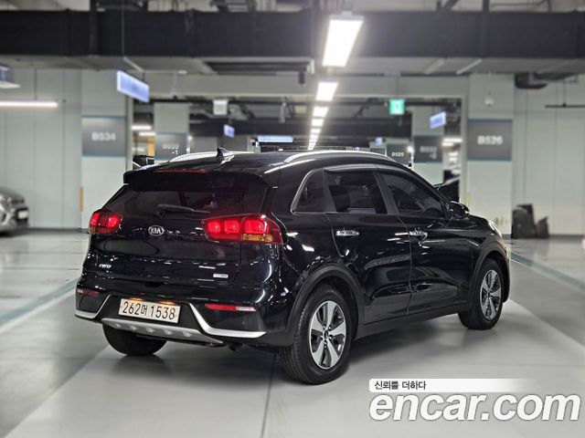 Kia Niro Luxury 2018 — фото 2