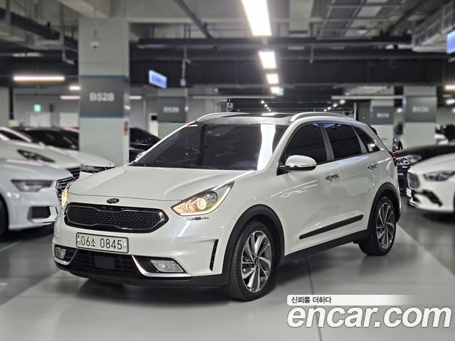 Kia Niro Prestige 2017 — фото 1