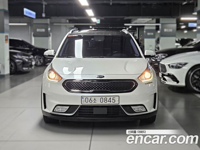 Kia Niro Prestige 2017 — фото 3
