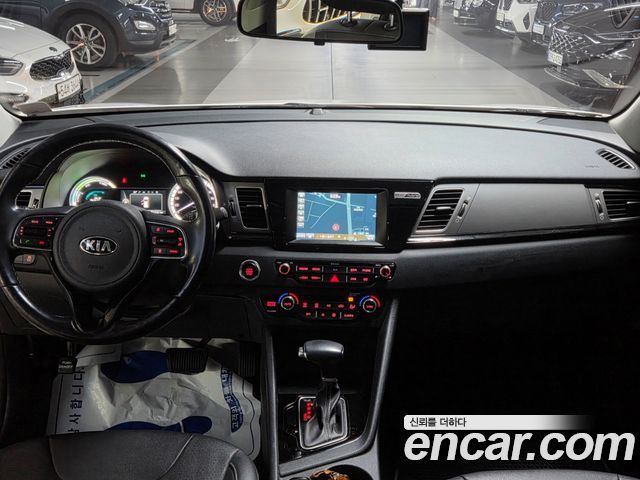 Kia Niro Prestige 2017 — фото 7