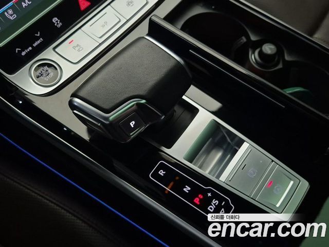Audi A8 (D5) 55 TFSI Quattro Premium LWB 2021 — фото 8