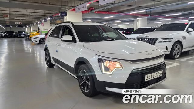 Kia Niro Prestige 2022 — фото 2