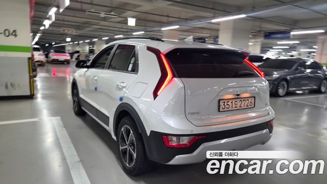Kia Niro Prestige 2022 — фото 3