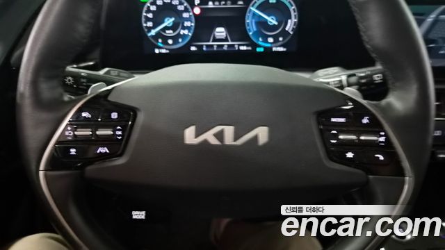 Kia Niro Prestige 2022 — фото 6