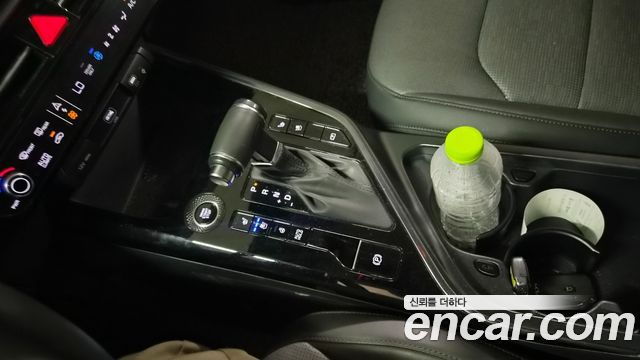 Kia Niro Prestige 2022 — фото 10