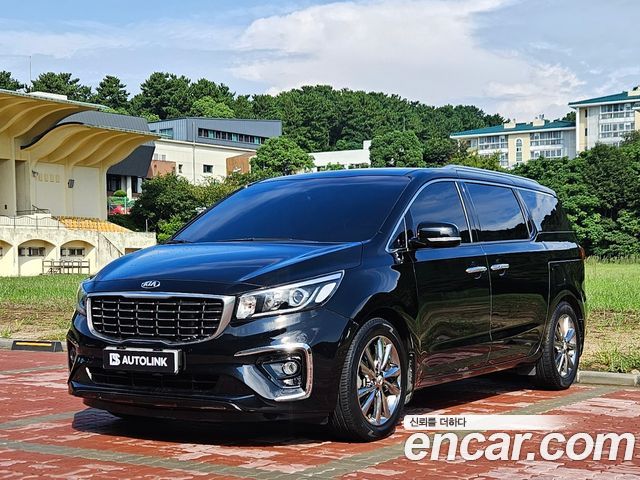 Kia Carnival 9-Seater Prstige 2019 — фото 1