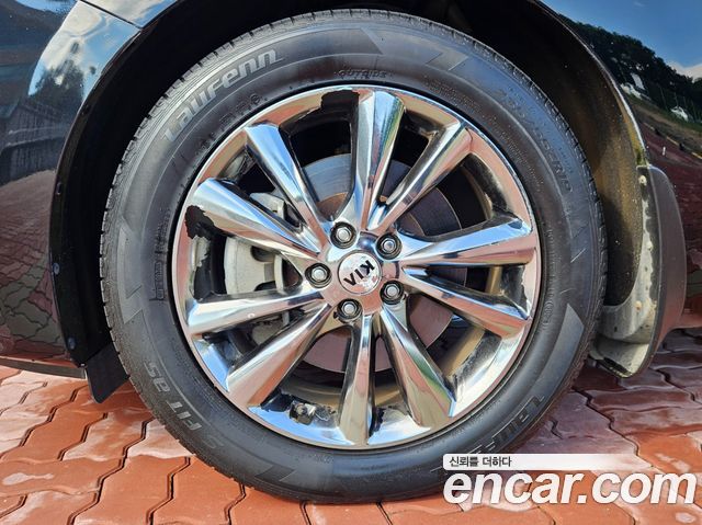 Kia Carnival 9-Seater Prstige 2019 — фото 5