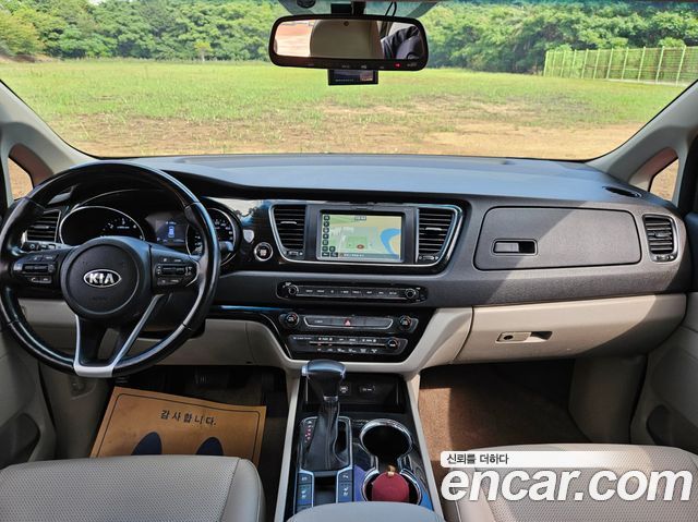 Kia Carnival 9-Seater Prstige 2019 — фото 7