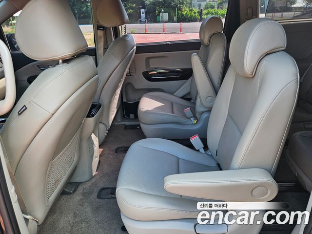 Kia Carnival 9-Seater Prstige 2019 — фото 15