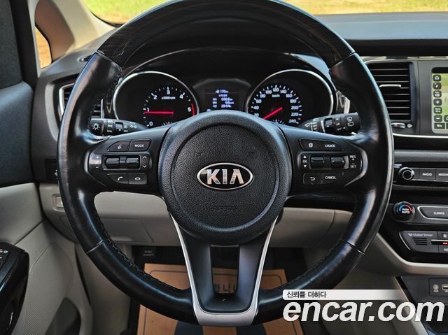 Kia Carnival 9-Seater Prstige 2019 — фото 16