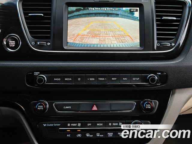 Kia Carnival 9-Seater Prstige 2019 — фото 18