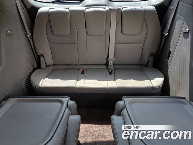 Kia Carnival 9-Seater Prstige 2019 — фото 23
