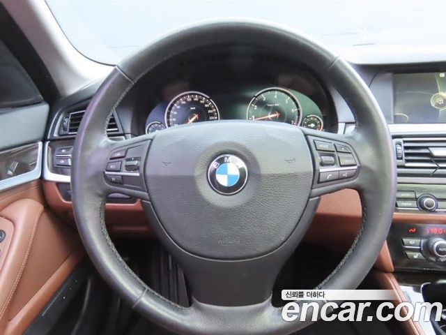 BMW 5 Series (F10) 528i xDrive 2013 — фото 10