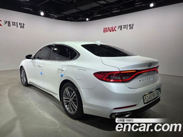 Hyundai Grandeur (IG) 2.4 Premium 2019 — фото 4