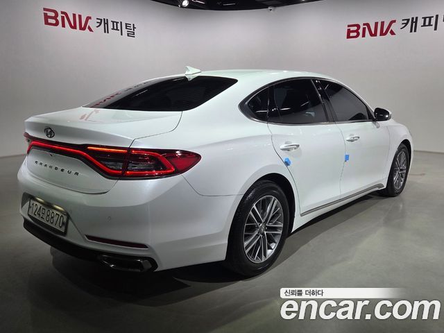 Hyundai Grandeur (IG) 2.4 Premium 2019 — фото 8