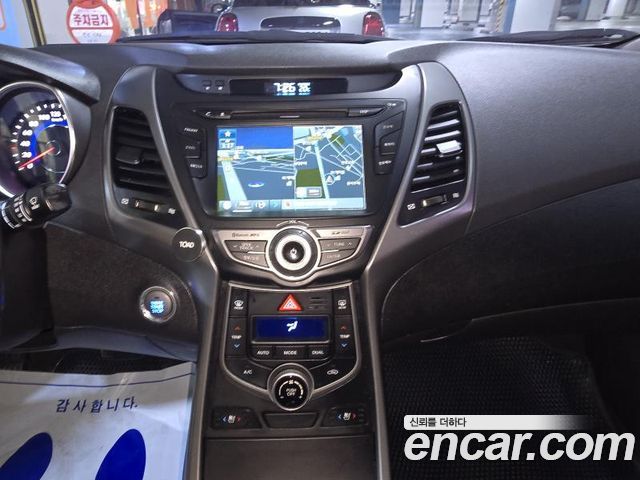 Hyundai Avante 1.6 VGT Modern Standard 2014 — фото 17