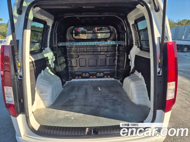 Hyundai Staria L3.5 Cargo 5-Seater Modern 2025 — фото 8