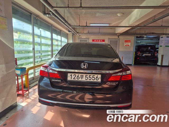 Honda Accord 2.4 9th 2017 — фото 4