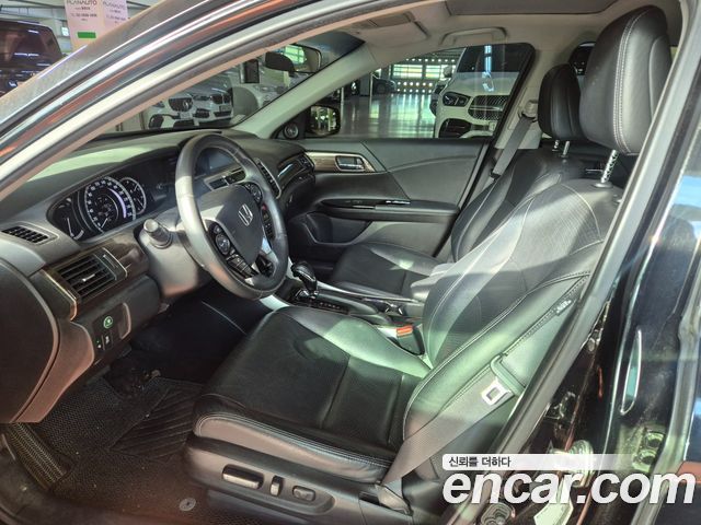 Honda Accord 2.4 9th 2017 — фото 10