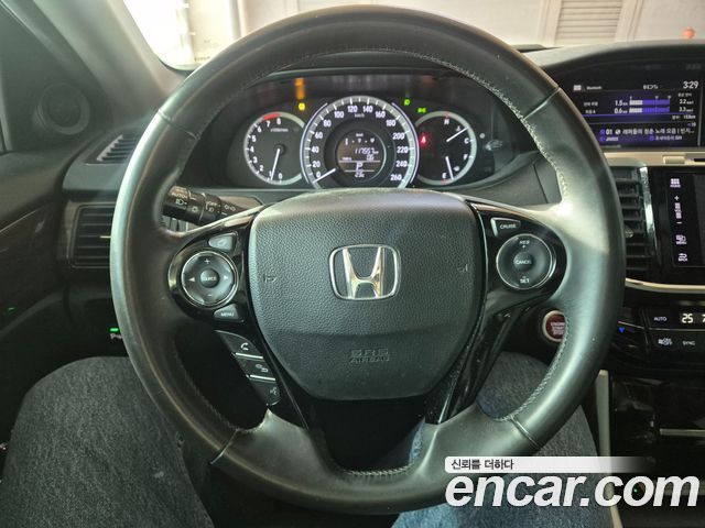 Honda Accord 2.4 9th 2017 — фото 16
