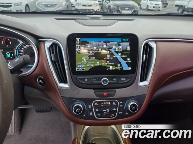 Chevrolet Malibu 1.5 Turbo LT Deluxe 2017 — фото 18