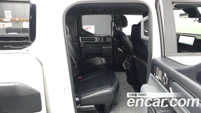 Kia Tasman 2.5T Gasoline 4WD Adventure 2026 — фото 12