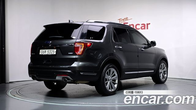 Ford Explorer 2.3 Limited 4WD 5th 2018 — фото 2