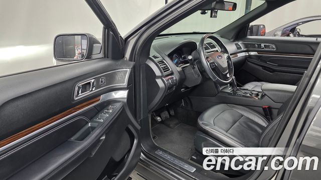 Ford Explorer 2.3 Limited 4WD 5th 2018 — фото 10