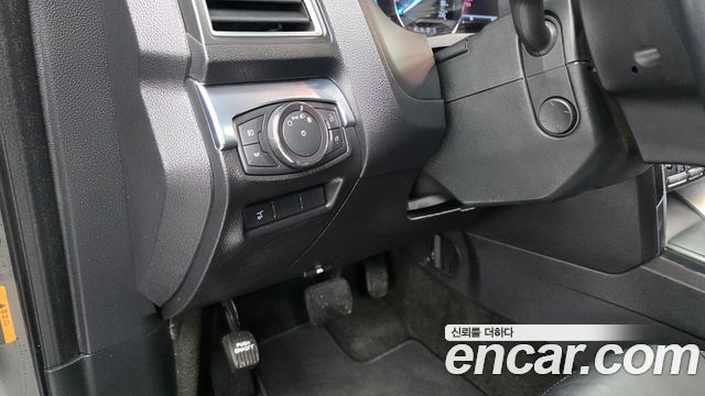 Ford Explorer 2.3 Limited 4WD 5th 2018 — фото 18