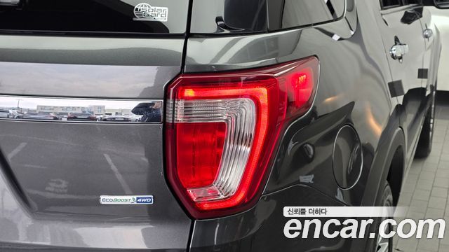 Ford Explorer 2.3 Limited 4WD 5th 2018 — фото 23
