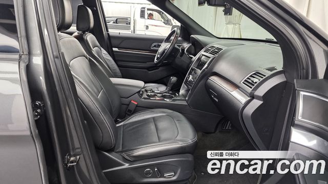 Ford Explorer 2.3 Limited 4WD 5th 2018 — фото 26