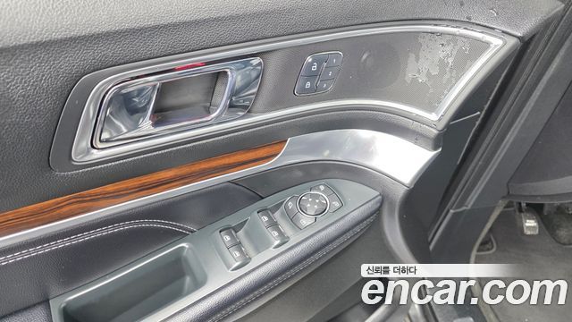 Ford Explorer 2.3 Limited 4WD 5th 2018 — фото 30