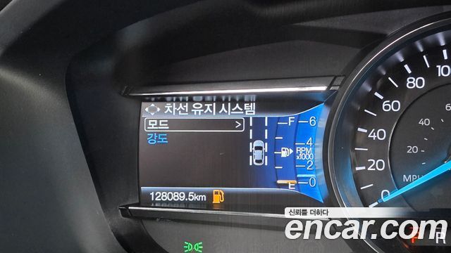 Ford Explorer 2.3 Limited 4WD 5th 2018 — фото 32