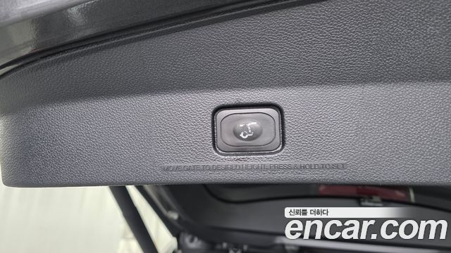 Ford Explorer 2.3 Limited 4WD 5th 2018 — фото 33