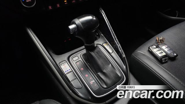 Kia Carens 2.0 LPi Prestige 2015 — фото 9