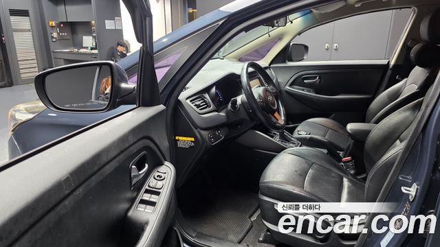 Kia Carens 2.0 LPi Prestige 2015 — фото 10