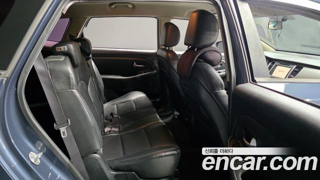 Kia Carens 2.0 LPi Prestige 2015 — фото 11